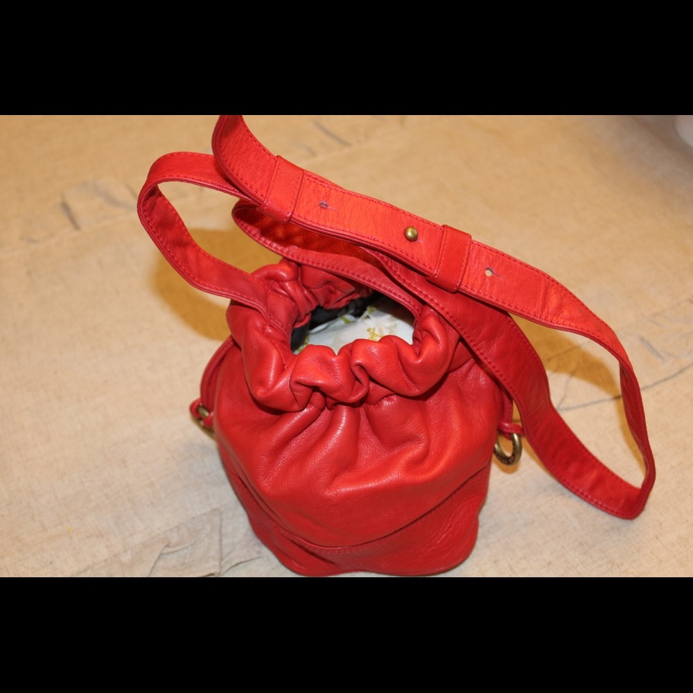DKNY RED SOFT LEATHER DRAWSTRING HANDBAG